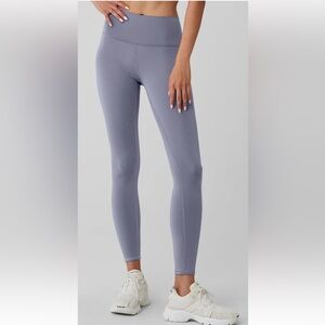Alo Yoga Leggings 7/8 high-rise in the color “Fog” (never worn)